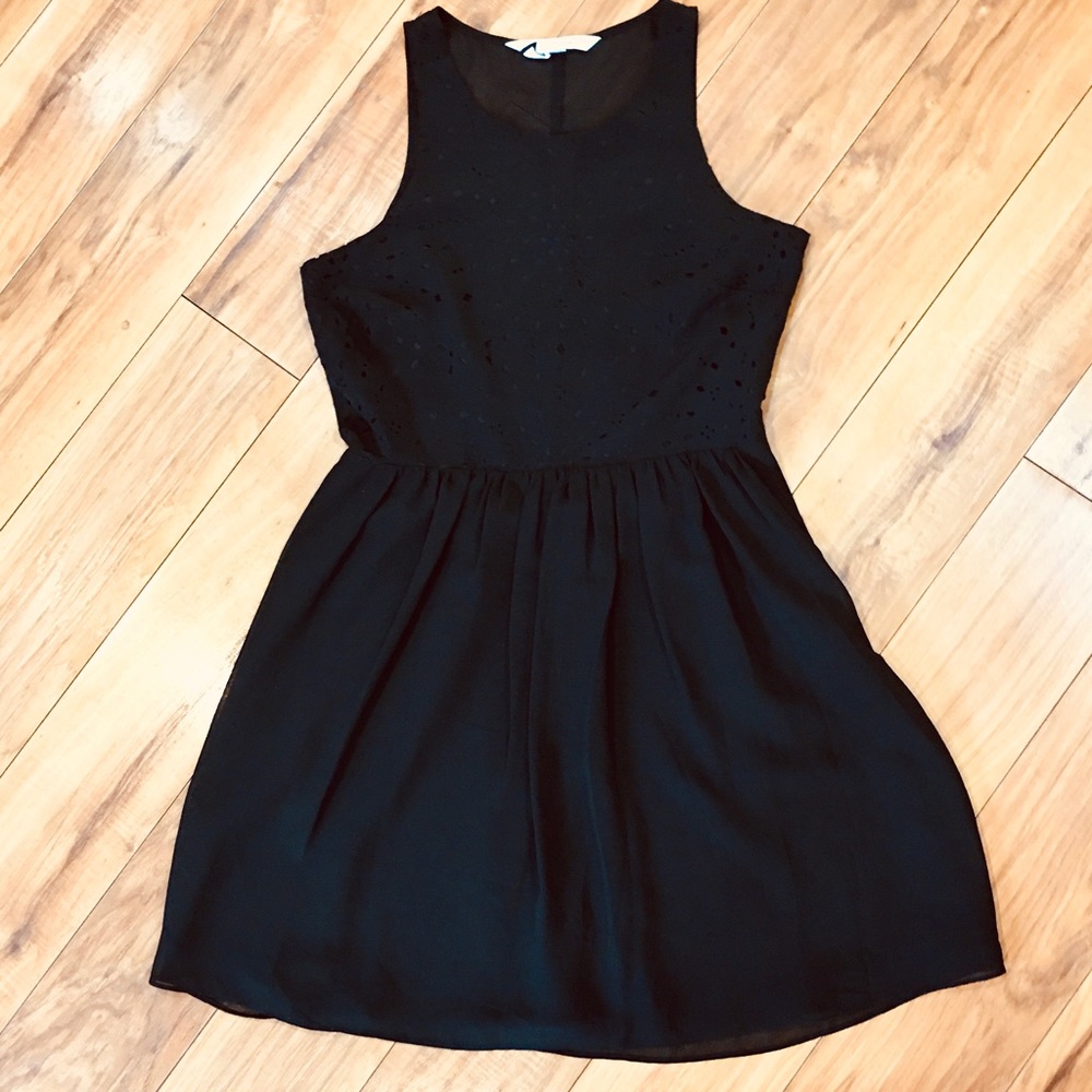 BCBG Black pleated appliqué pullover lightweight cute date night work dress